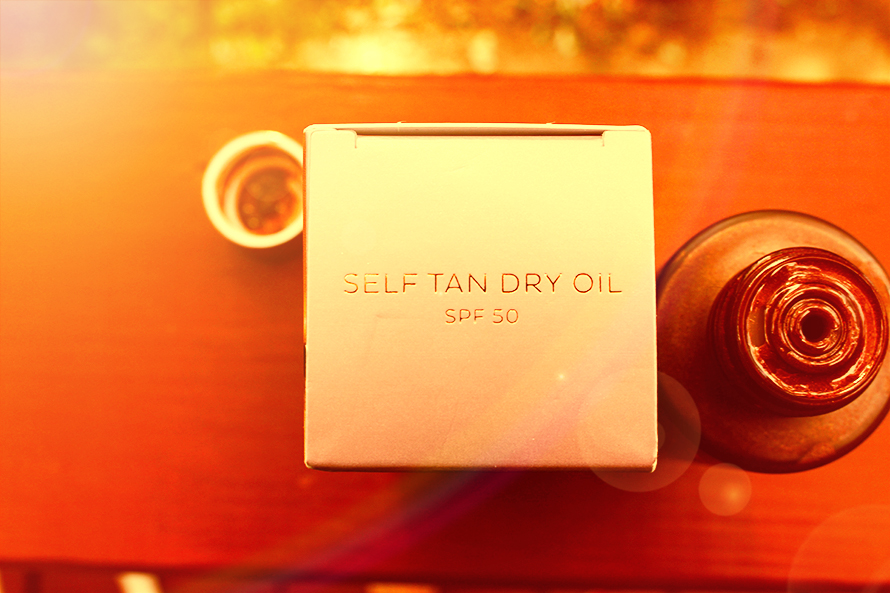 This dry oil sunless tanner is my new favorite. If I never try another self tanner again, I'll be happy.